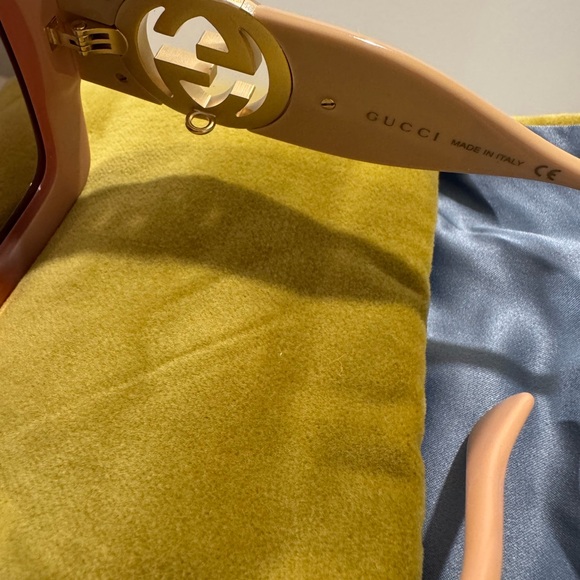 Gucci Women's Brown Oversized Sunglasses - Picture 4 of 8